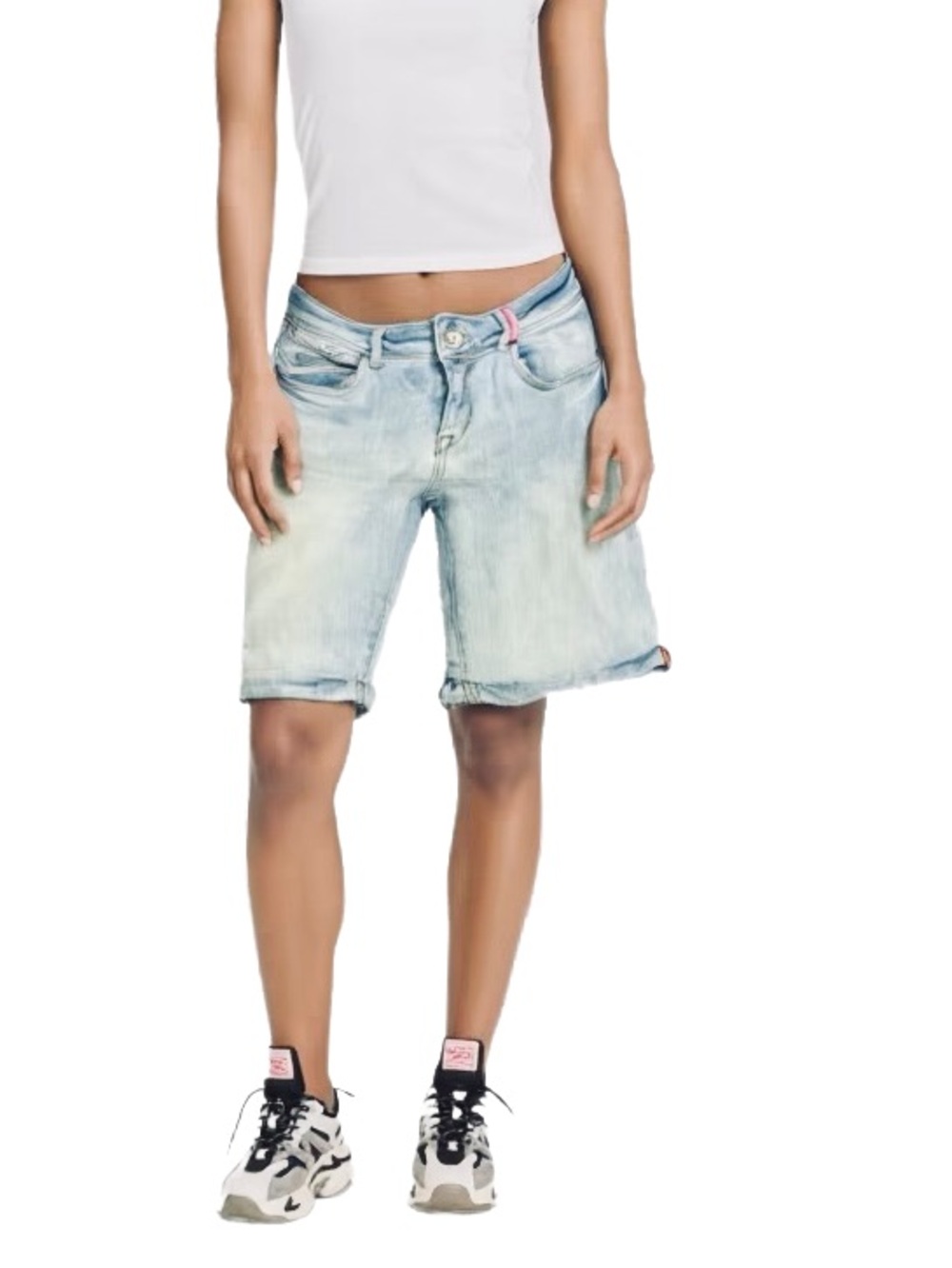 Superdry Denim Skinny Bermuda Shorts in Light Blue Wash Size 28